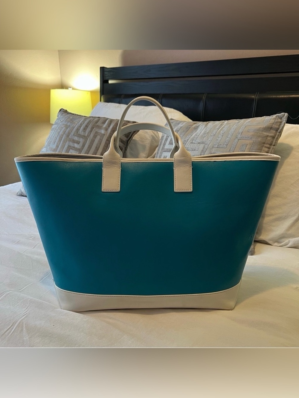 Michael Kors Beach Club Tote Bag - Picture 2 of 13